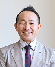 教師 近影